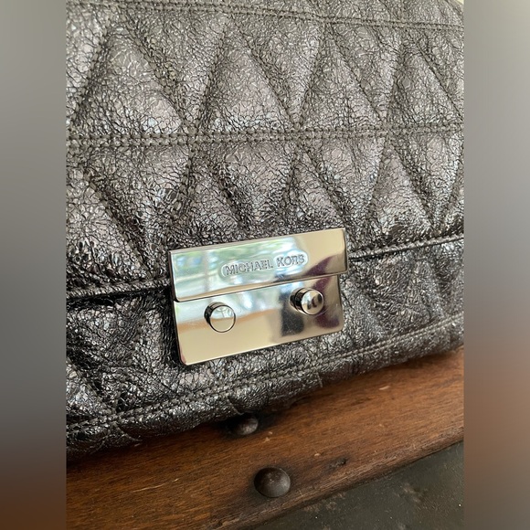 Michael Kors quilted metallic silver Sloan handbag purse silver chain ELNC~ - Picture 3 of 16